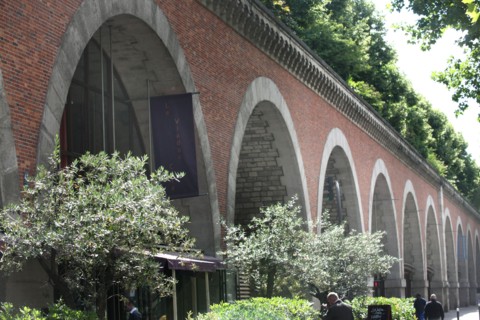 France, ile de france, paris, 12e arrondissement, viaduc des arts, avenue daumesnil

Date : 2011-2012