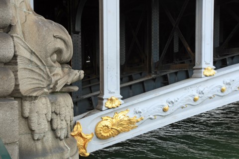 France, ile de france, paris 8e arrondissement, sous le pont alexandre III, poutrelles et rivets, ateliers fives lille, 1905,