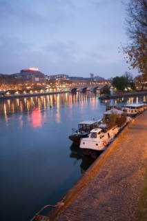 france, ile de france, paris, 6e arrondissement, pont des arts, entre quai de conti et musee du louvre, seine, nuit, cadenas, petit matin,