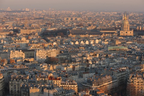 France, ile de france, paris 7e arrondissement, tour eiffel, vue depuis le 2e etage, vers les invalides, toits,