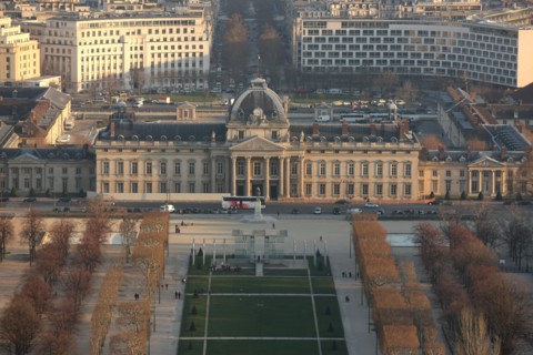 France, ile de france, paris 7e arrondissement, tour eiffel, vue depuis le 2e etage, vers le champ de mars, ecole militaire