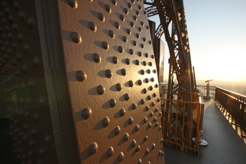France, ile de france, paris 7e arrondissement, tour eiffel, vue depuis le 2e etage, vers l'ouest, toits, longues-vues, seine, metal et rivets,