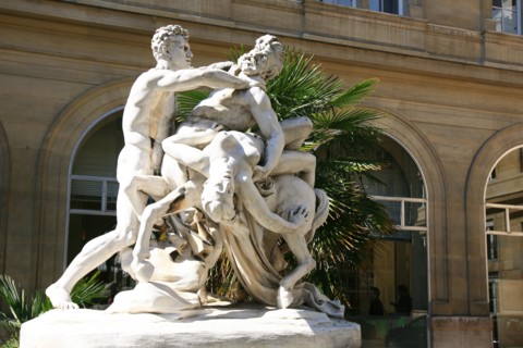 Sculpture "Le combat du centaure", cour de la mairie du 6e arrondissement de Paris