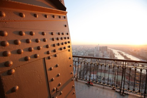 France, ile de france, paris 7e arrondissement, tour eiffel, vue depuis le 2e etage, nuit, tours du quai de grenelle, seine, pont de bir hakeim,