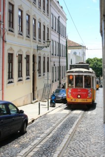 portugal, lisbonne, lisboa, signes de ville, a bord du tramway numero 28, transport, bairro alto
Date : septembre 2011