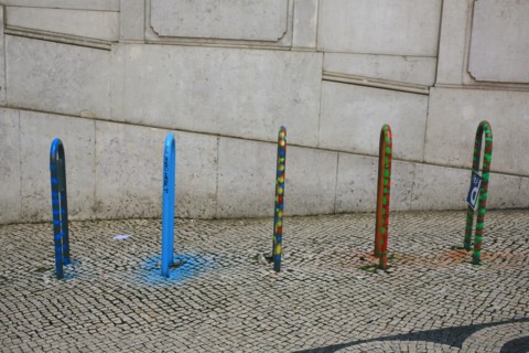 portugal, lisbonne, lisboa, signes de ville, bairro alto, detail parking velos peints
Date : septembre 2011