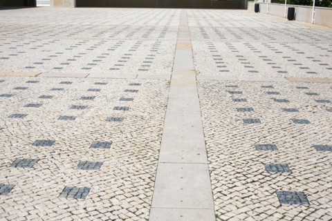 portugal, lisbonne, lisboa, signes de ville, belem, musee des beaux arts, parvis, oeuvres
Date : septembre 2011