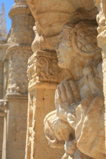 portugal, lisbonne, lisboa, signes de ville, belem, monastere des Hieronimytes, monasteiro dos jeronimos, couvent, cloitre, detail sculpture, statue, ornement
Date : septembre 2011