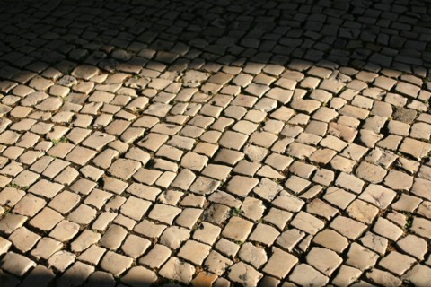 portugal, lisbonne, lisboa, signes de ville, alfama, quartier historique, detail sol, paves, rue, voirie
Date : septembre 2011