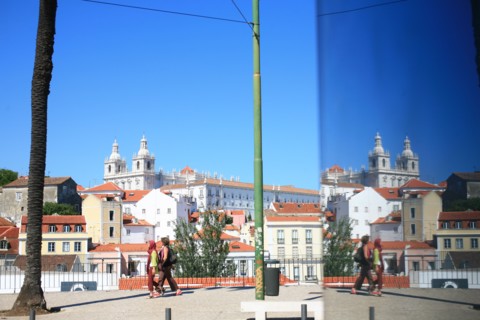 portugal, lisbonne, lisboa, signes de ville, alfama, panorama sur toits et le tage, reflet, paysage, toits
Date : septembre 2011