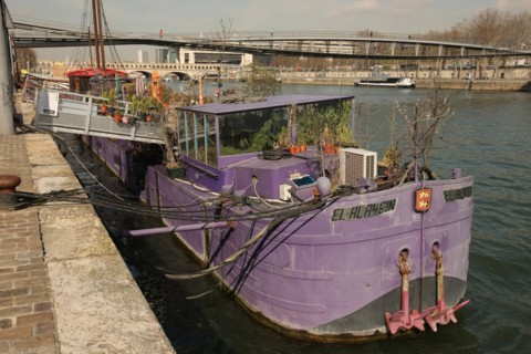 France, ile de france, paris 13e arrondissement, quai francois mauriac, peniche el alamein,


Date : 2011-2012