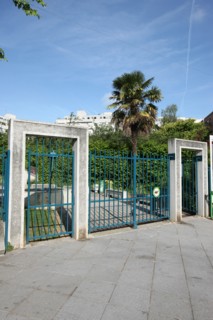 France, ile de france, paris 13e arrondissement, 22 Rue Pierre Gourdault, square heloise et abelard, jardin public,


Date : 2011-2012