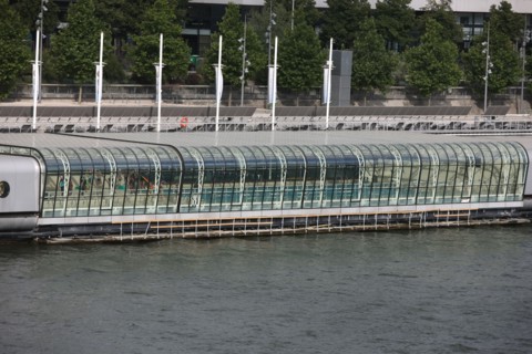 France, ile de france, paris, 13e arrondissement, seine, quai francois mauriac, piscine flottante josephine baker,


Date : 2011-2012