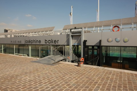 France, ile de france, paris 13e arrondissement, quai francois mauriac, piscine josephine baker,


Date : 2011-2012