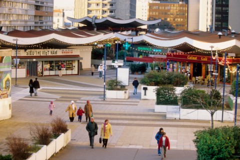 France, ile de france, paris, 13e arrondissement, dalle des olympiades, avenue de tolbiac et rue du disque, asie, chinatown,


Date : 2011-2012