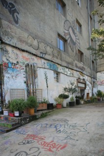 France, ile de france, paris 13e arrondissement, quartier bibliotheque, rue des frigos, anciens entrepots frigorifiques, ateliers d'artiste,


Date : 2011-2012