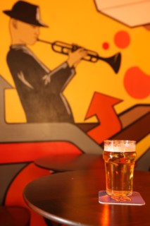 France, ile de france, paris 13e arrondissement, 16 rue de la butte aux cailles, bar le sputnik, rock, cocktails mojito, deco sovietique,


Date : 2011-2012