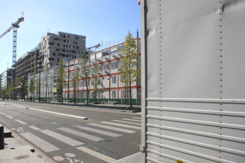 france, region ile de france, paris 13e arrondissement, paris rive gauche, avenue de france, quartier bnf francois mitterrand, travaux de batiment, couvertures des voies, algeco, chantier,


Date : 20...