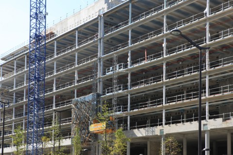 france, region ile de france, paris 13e arrondissement, paris rive gauche, avenue de france, quartier bnf francois mitterrand, travaux de batiment, couvertures des voies, algeco, chantier,


Date : 20...