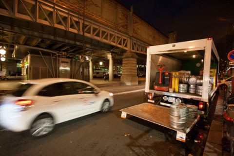 france, region ile de france, paris 13e arrondissement, quai de la Gare, de nuit,
dechargement de marchandises


Date : 2011-2012