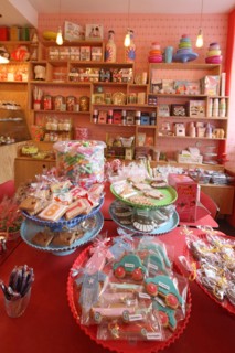 France, ile de france, paris 14e arrondissement, 7 rue liancourt, patisserie chez bogato, gateaux anniversaire pour les enfants,


Date : 2011-2012
