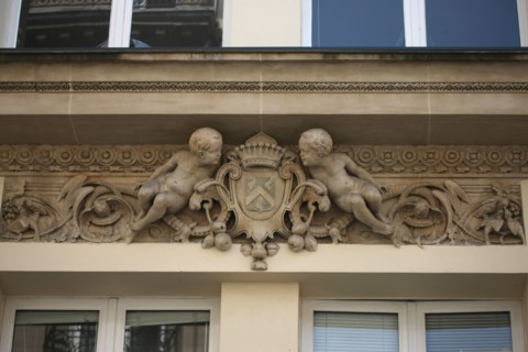 France, ile de france, paris 9e arrondissement, 9 rue victor masse, facade d'immeuble, detail,