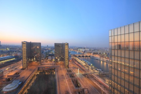 France, ile de france, paris 13 arrondissement, bibliotheque nationale de france, site francois mitterrand, architecte dominique perrault, vue panoramique depuis le belvedere au 18e etage de la tour d...