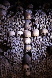 France, ile de france, paris 14e arrondissement, place denfert rochereau, catacombes, ossements, cranes, galerie, souterrain,
