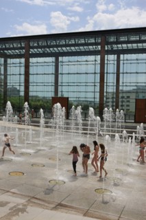 France, ile de france, paris, 15e arrondissement, parc andre citroen, jardin, jets d'eau, ete, enfants, ados, jeux d'eau, serres, ballon air de paris,