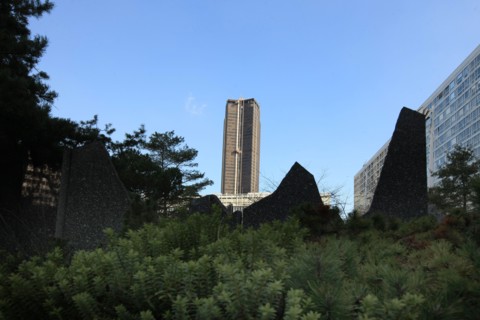 France, ile de france, paris 15e arrondissement, montparnasse, jardin atlantique, au dessus des voies de la gare montparnasse,