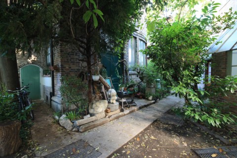 france, region ile de france, paris 15e arrondissement, passage de dantzig, la ruche, ateliers, artistes,