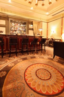 France, ile de france, paris 16e arrondissement, avenue d'iena, hotel shangri la, bar,