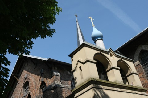 France, ile de france, paris 19e arrondissement, 93 rue de crimee, eglise saint serge, religion orthodoxe, clochers,