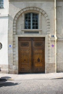 France, ile de france, paris, 4e arrondissement, ile saint louis, 17 quai d'anjou, hotel de lauzun, porche, facade sur rue,


Date : Ete 2012
