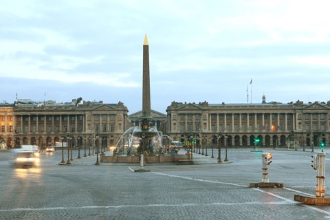 france, region ile de france, paris 8e arrondissement, place de la concorde, paves, fontaines, hotel de la marine, hotel de crillon, nuit, eclairage, obelisque,