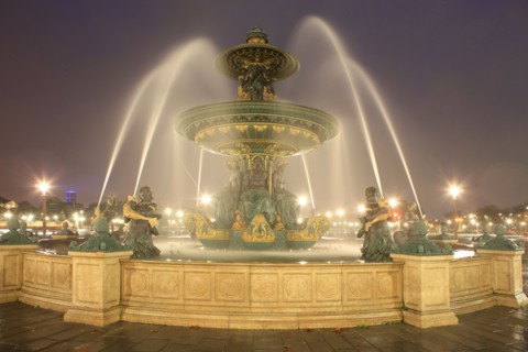 france, region ile de france, paris 8e arrondissement, place de la concorde, paves, fontaines, hotel de la marine, hotel de crillon, nuit, eclairage,