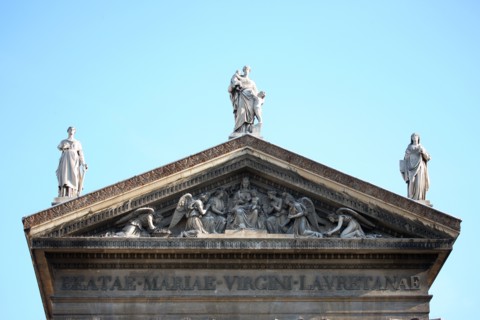 France, ile de france, paris 9e arrondissement, 18 rue de chateaudun, eglise notre dame de lorette, facade, architecte hippolyte lebas, colonnes, fronton, sculpture,


Date : Ete 2012