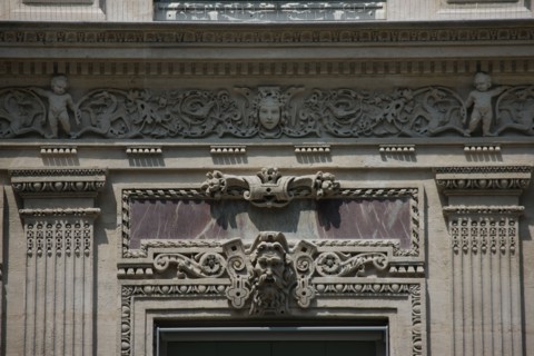 France, ile de france, paris 9e arrondissement, 32 rue de chateaudun, immeuble neo renaissance, restaure, detail facade sur rue, decor,


Date : Ete 2012
