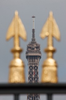 France, Region Ile de France, Paris 7e arrondissement, Ecole Militaire, avenue de Lowendal, place de Fontenoy, facade sur jardin, grille, Tour Eiffel,