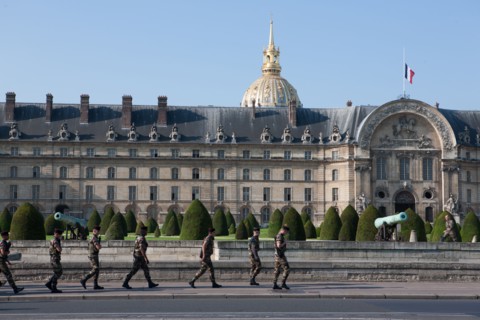 France, Region Ile de France, Paris 7e arrondissement, esplanade des Invalides, Pont Alexandre III, Hotel des Invalides, dome, armee,