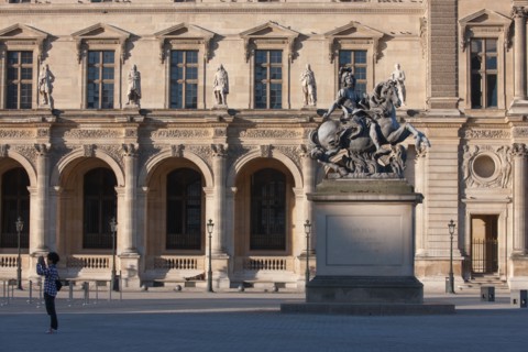 France, Region Ile de France, Paris 1er arrondissement, Musee du Louvre, cour de la Pyramide, statue equestre de louis 14 par le bernin,