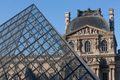 France, Region Ile de France, Paris 1er arrondissement, Musee du Louvre, cour de la Pyramide, pyramide de Ieoh Ming Pei, Pavillon Denon,