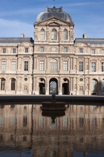 France, Region Ile de France, Paris 1er arrondissement, Musee du Louvre, Cour Carree, bassin, reflet, pyramide de Ieoh Ming Pei, Pavillon Denon,