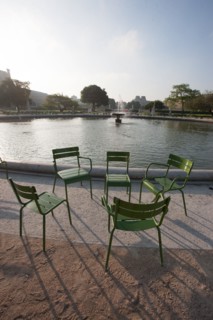 France, Region Ile de France, Paris, 1er arrondissement, jardin des Tuileries, bassin, chaise, fauteuil, mobilier, Fermob