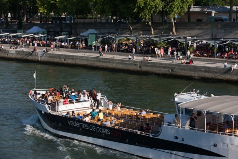 France, Region Ile de France, Paris 7e arrondissement, Pont Alexandre III, la Seine et les berges, Invalides, bateaux-mouches, vedettes de Paris