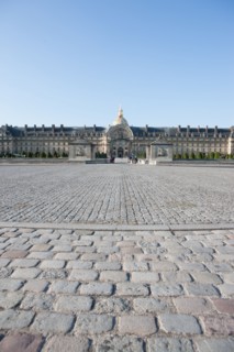 France, Region Ile de France, Paris 7e arrondissement, esplanade des Invalides, Hotel des Invalides, dome, herbe, pelouse,