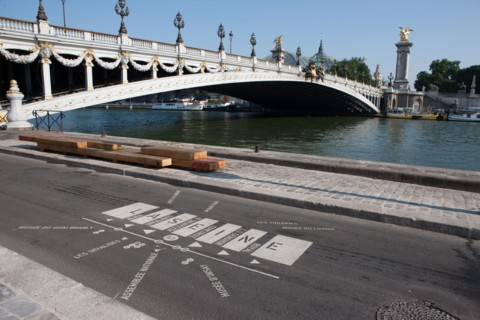 France, Region Ile de France, Paris 8e arrondissement, Pont Alexandre III, vue sur la Tour Eiffel et les Invalides