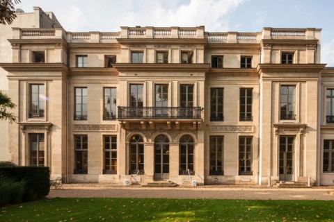 France, Region Ile de France, Paris 7e arrondissement, 54 rue de Bellechasse, Hotel de Rochechouart, ministere de l'Education Nationale, facade sur jardin,