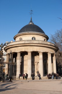 France, Region Ile de France, Paris 8e arrondissement, Parc Monceau, rotonde details, colonnade, fabriques,