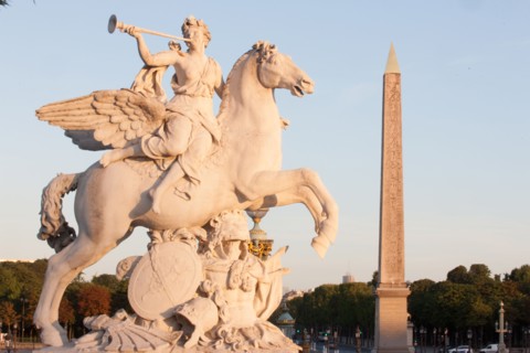 France, Region Ile de France, Paris 8e arrondissement, place de la Concorde, depuis les terrasses du jardin des Tuileries, Tour Eiffel, obelisque de Louxor, fontaine,